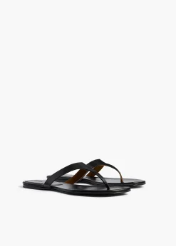 Archer Flat Sandal in Black Leather