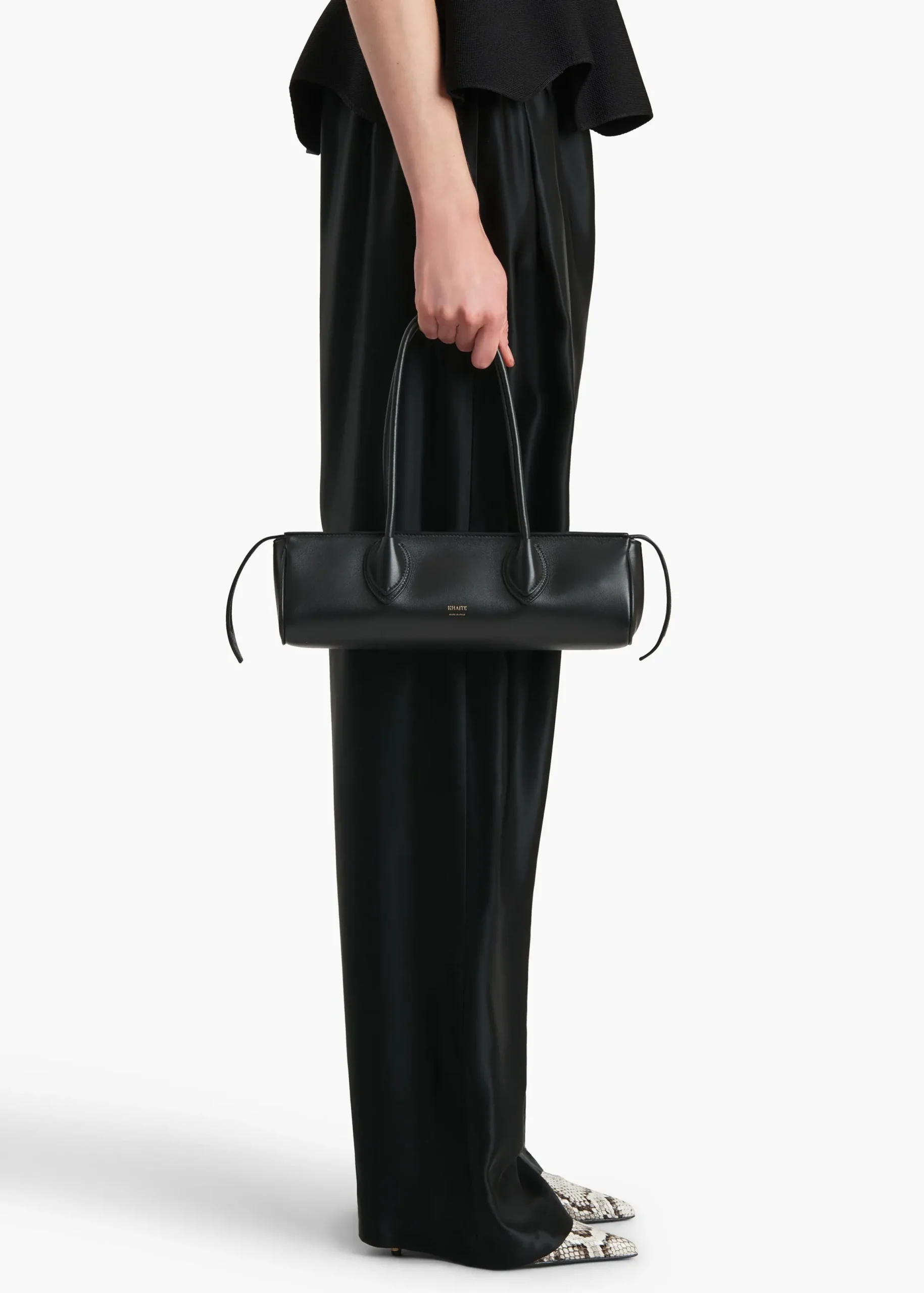 Donna Shoulder Bag in Black Leather