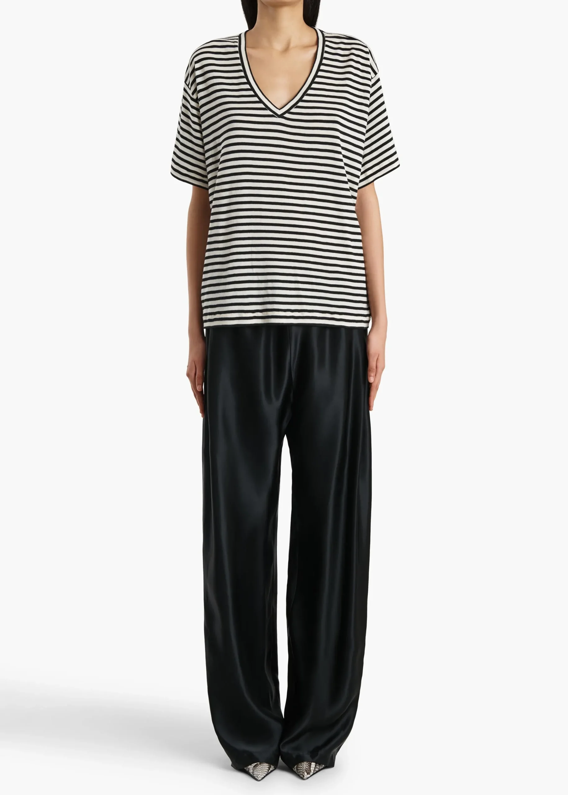 Linda T-Shirt in Black and Off White
