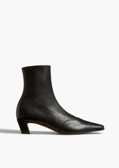 Nevada Stretch Low Boot in Black Nappa Leather