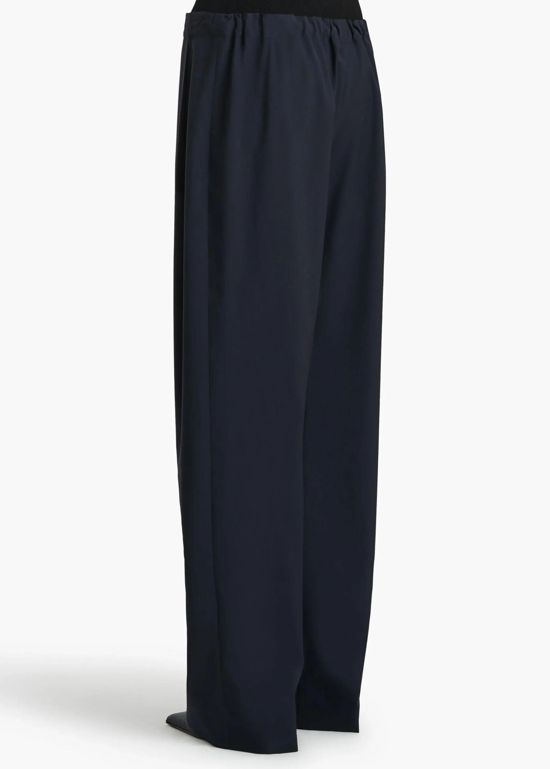Rohen Pant in Dark Navy